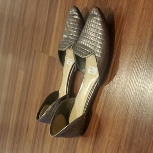 Quilted silver metallic shoes for women